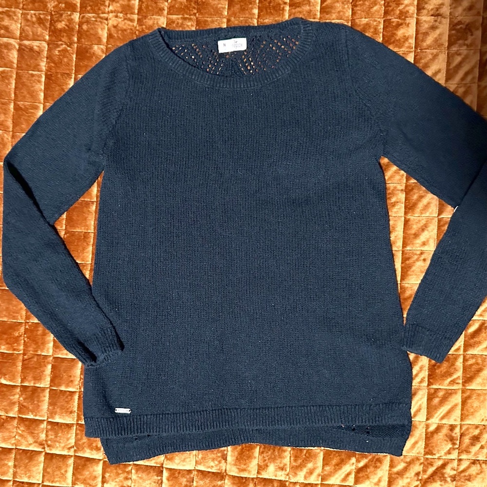 HOLLISTER -WOMENS BLACK SWEATER SZ MED